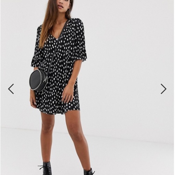 ASOS DESIGN button through mini plisse dress - Picture 3 of 4